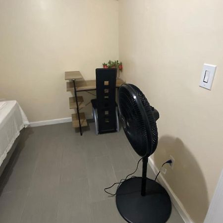 A Delightful Room In Queens New York Exteriör bild