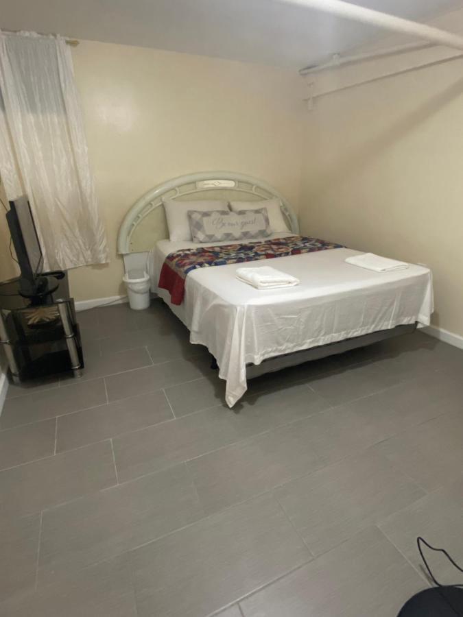 A Delightful Room In Queens New York Exteriör bild