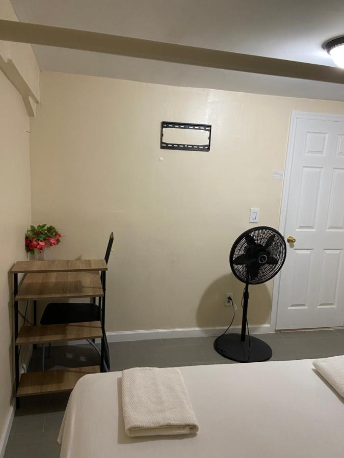 A Delightful Room In Queens New York Exteriör bild